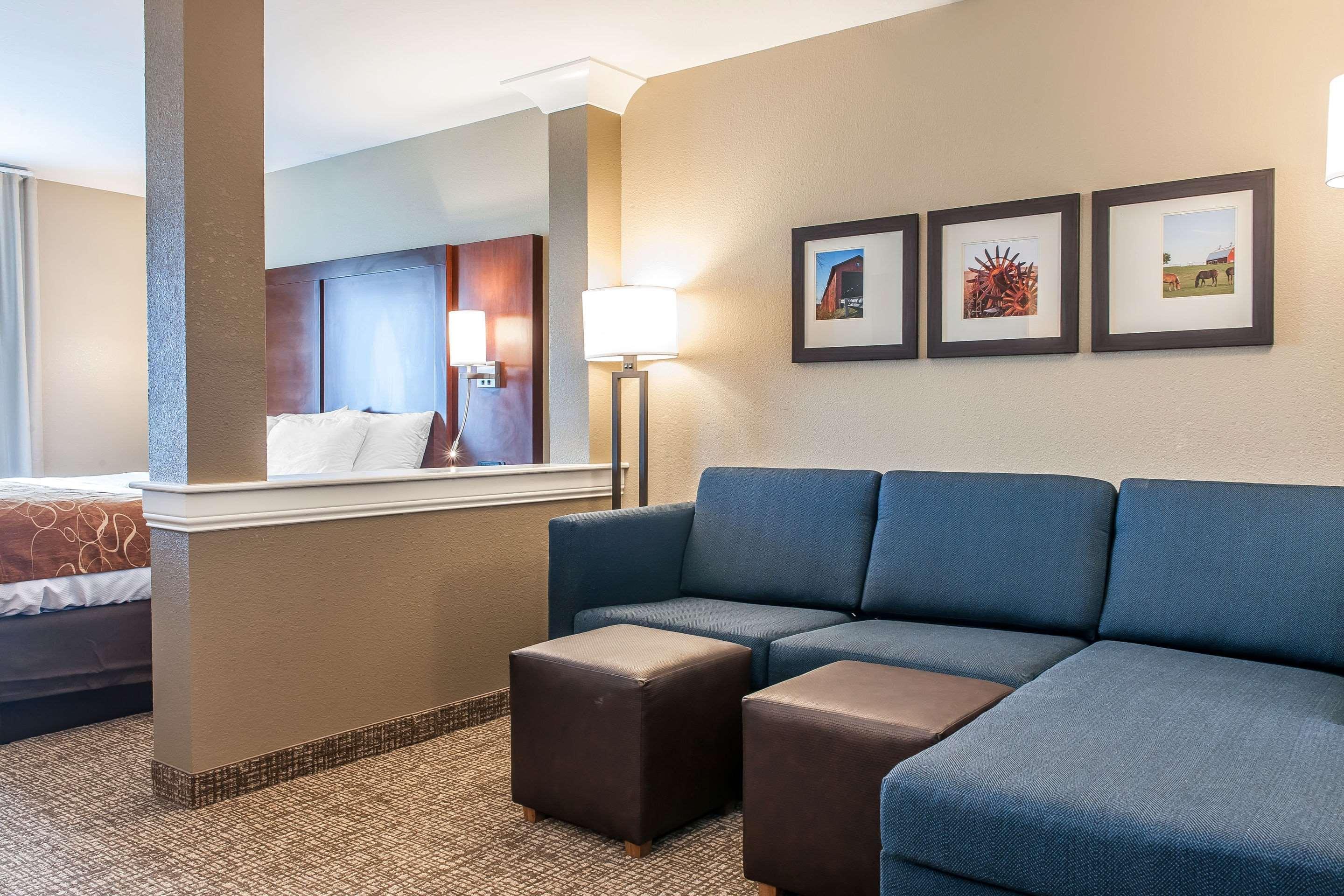 Comfort Suites Rensselaer Near Fair Oaks Exterior photo