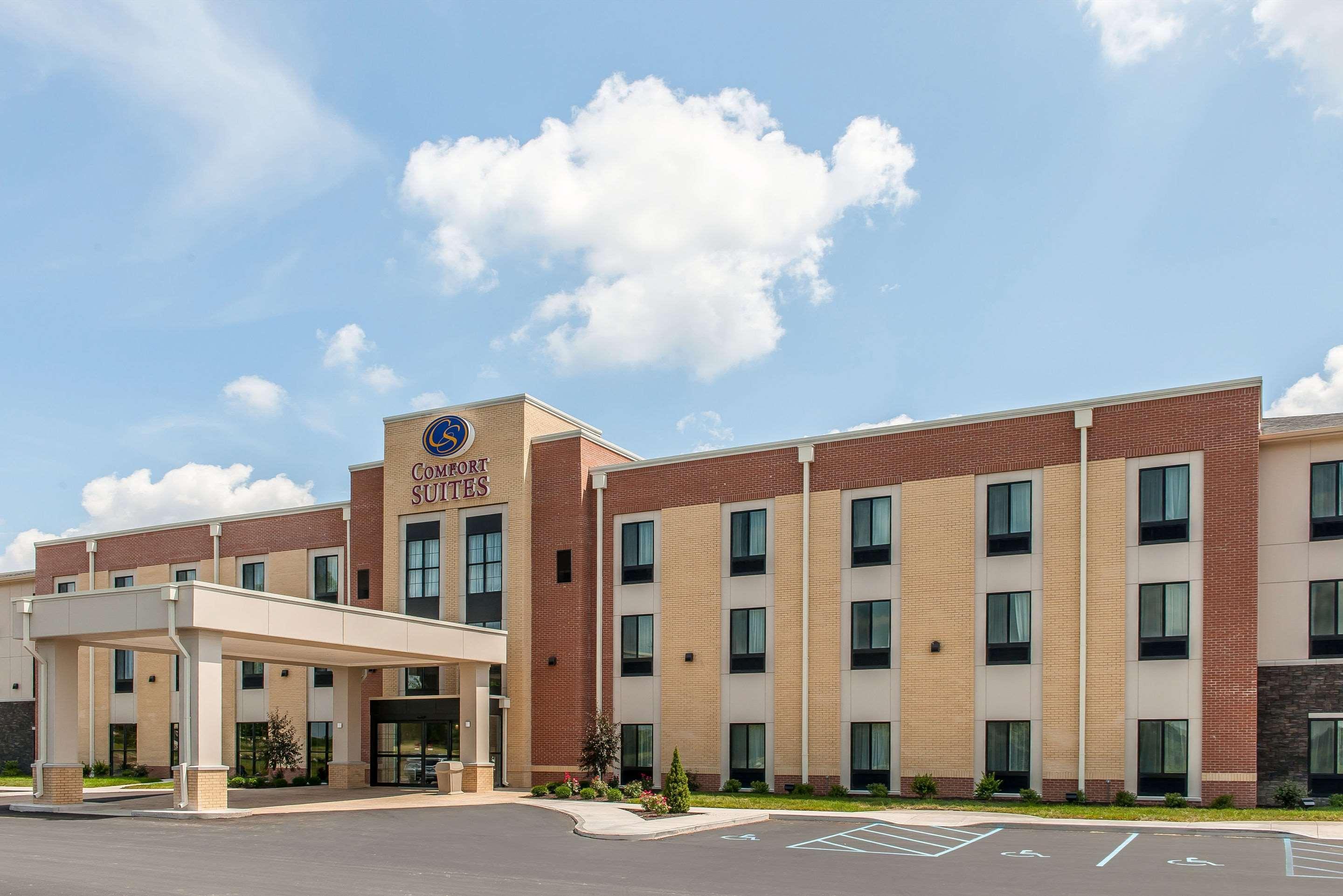 Comfort Suites Rensselaer Near Fair Oaks Exterior photo