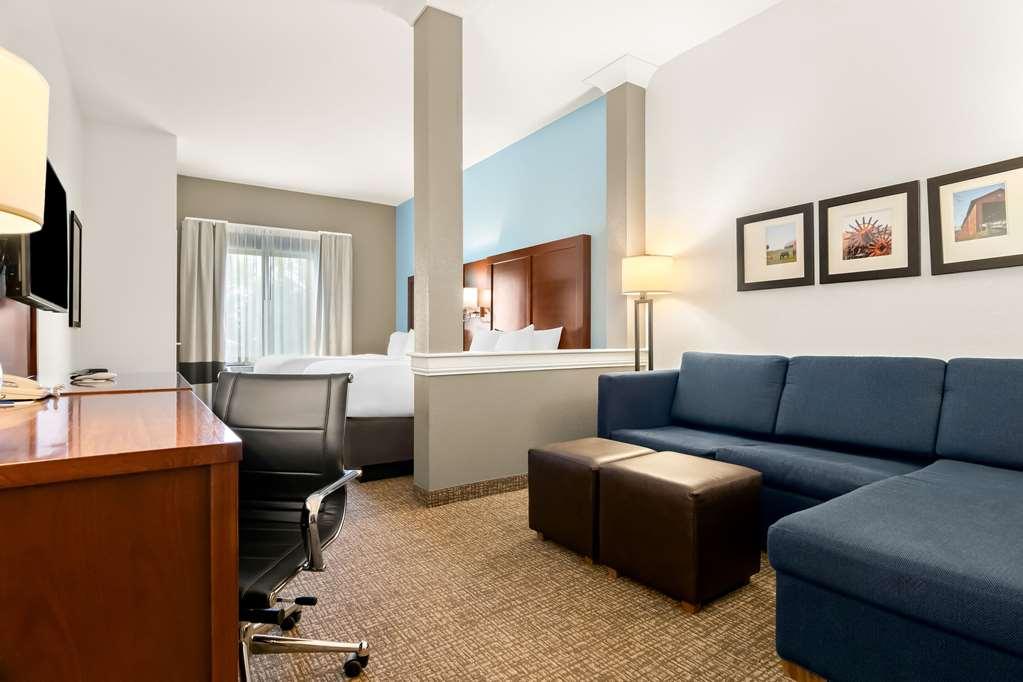 Comfort Suites Rensselaer Near Fair Oaks Room photo